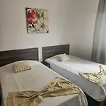 Hostal Pearl *